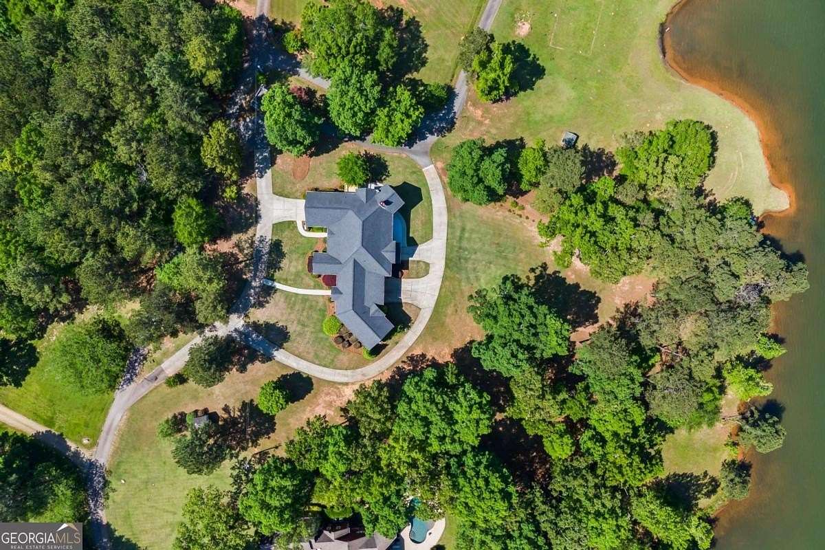 1.5 Acres of Residential Land with Home for Sale in Bogart, Georgia
