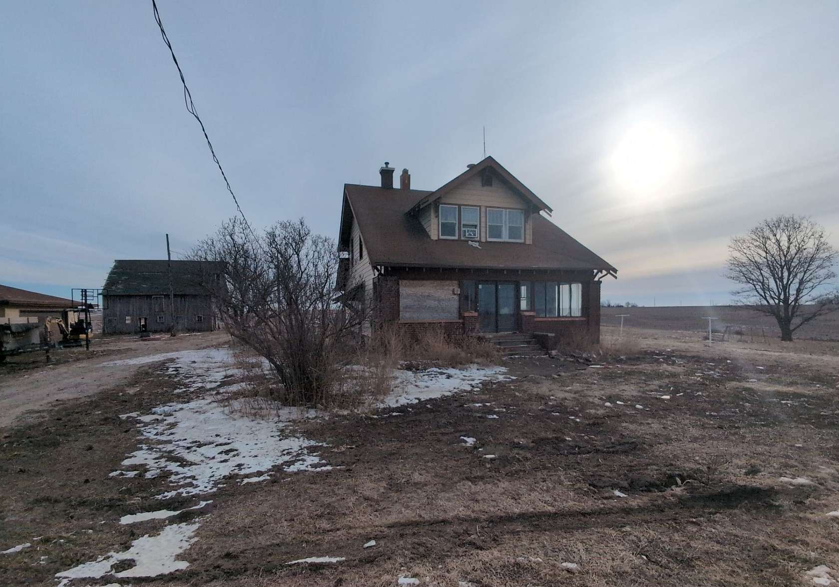 4.68 Acres of Residential Land with Home for Sale in Marshalltown, Iowa