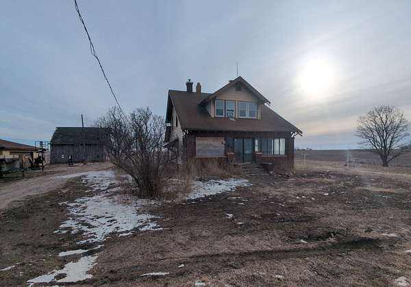 4.68 Acres of Residential Land with Home for Sale in Marshalltown, Iowa