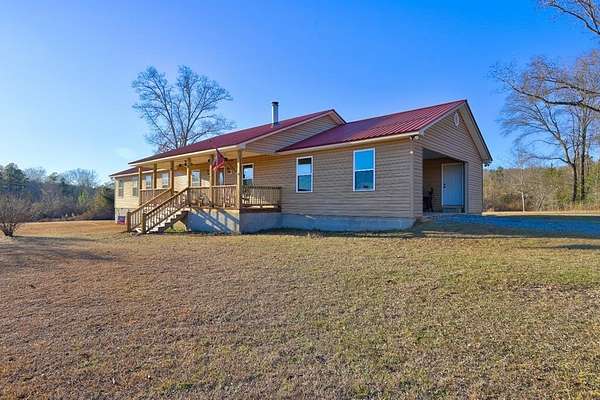 10 Acres of Land with Home for Sale in McIntyre, Georgia