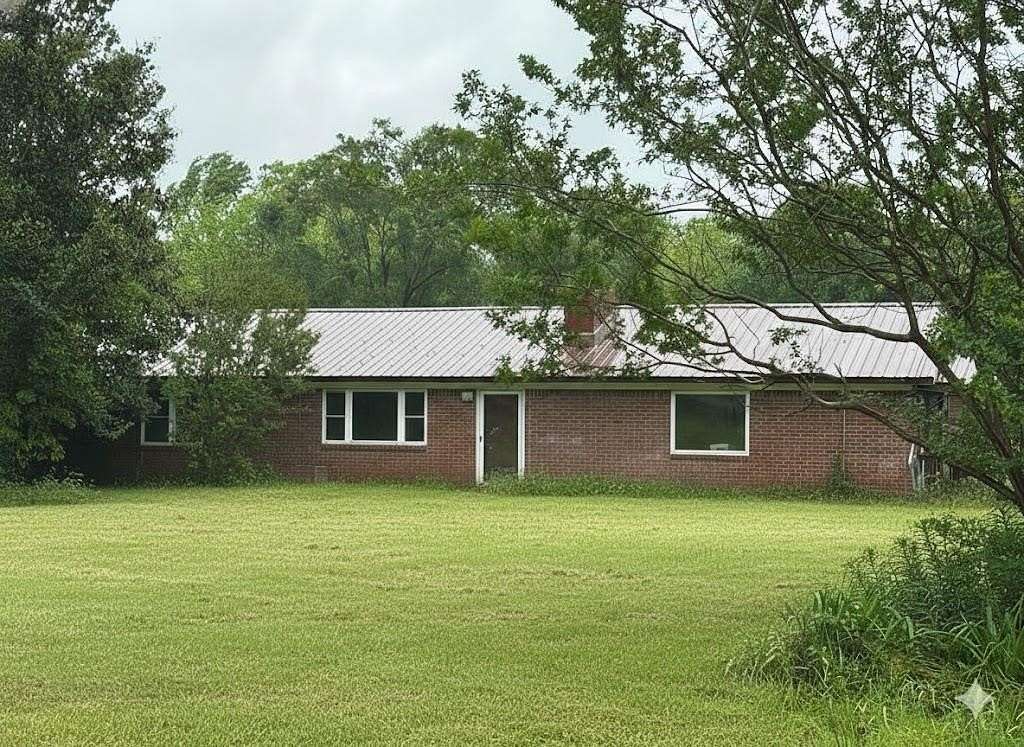 9 Acres of Improved Mixed-Use Land for Sale in Broken Bow, Oklahoma