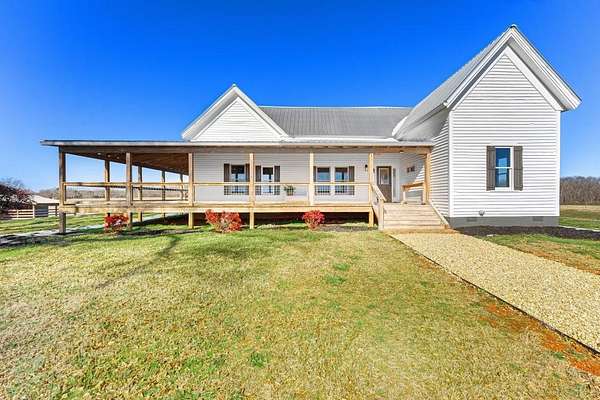 2 Acres of Residential Land with Home for Sale in Commerce, Georgia