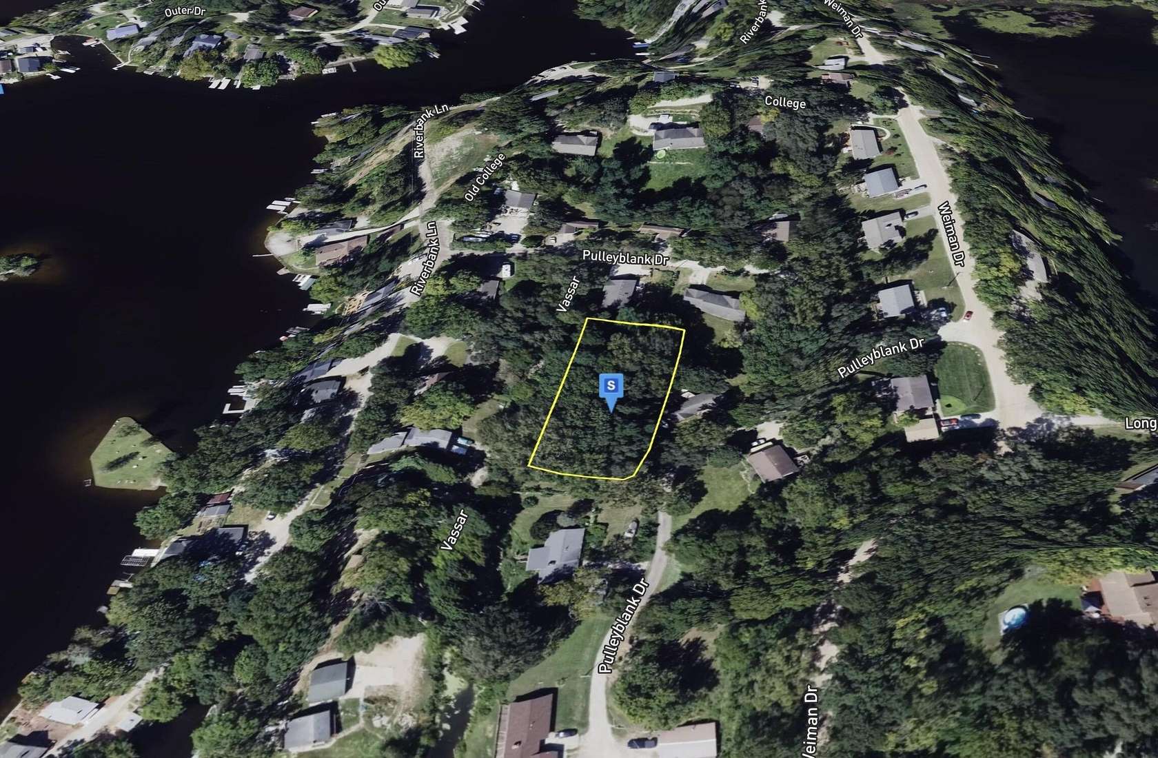 0.52 Acres of Residential Land for Sale in Pinckney, Michigan