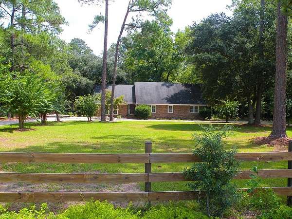 2.5 Acres of Residential Land with Home for Lease in Sumter, South Carolina