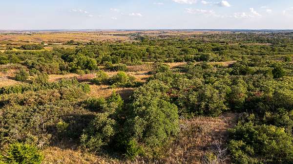 125 Acres of Recreational Land for Auction in Mooreland, Oklahoma