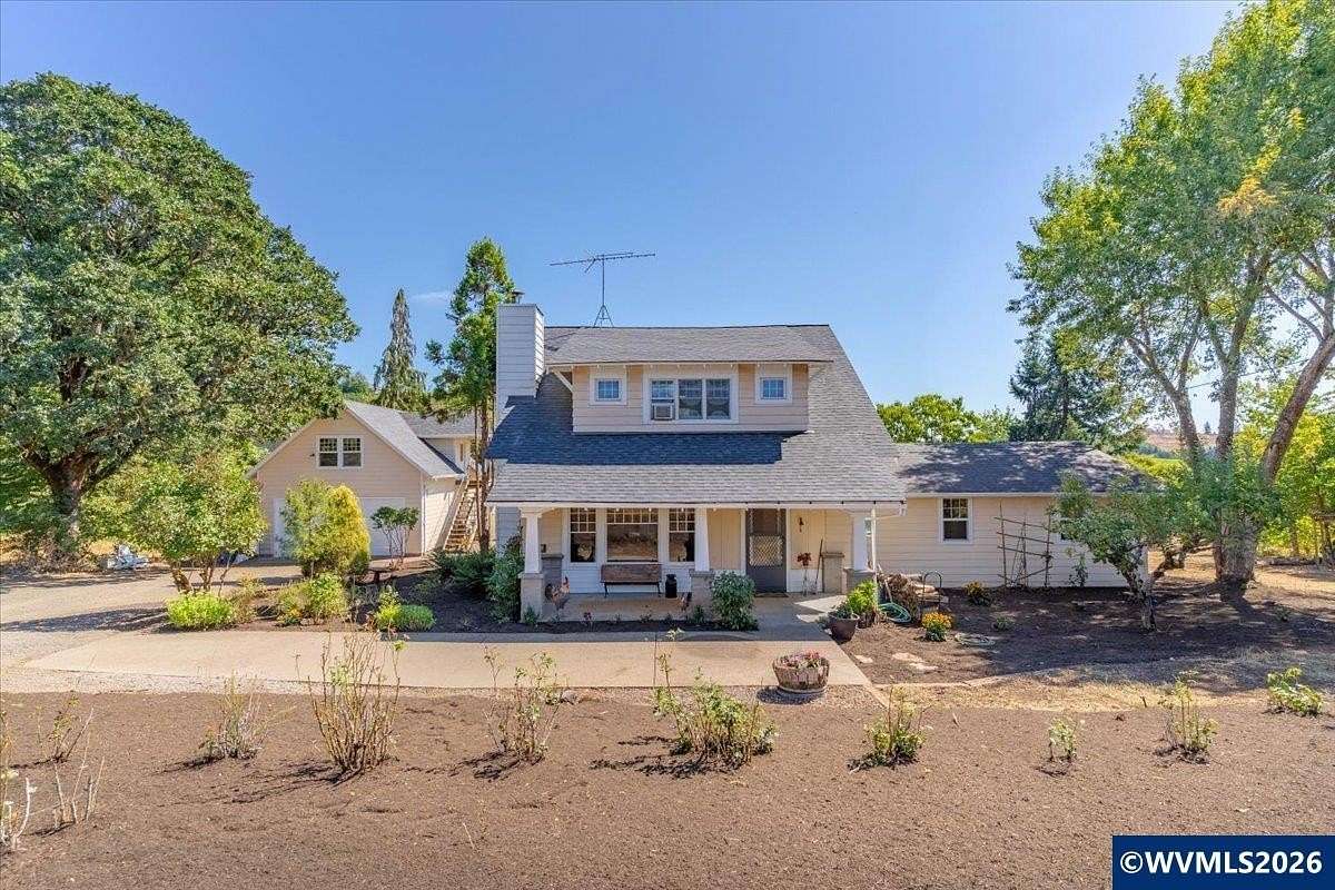 5 Acres of Residential Land with Home for Sale in Salem, Oregon