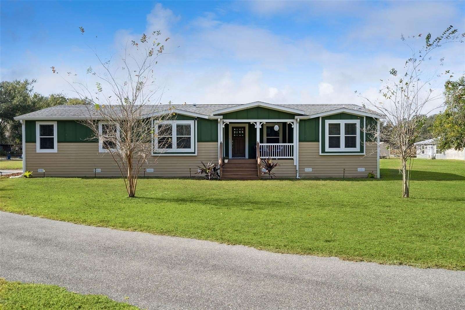 3.12 Acres of Residential Land with Home for Sale in Center Hill, Florida