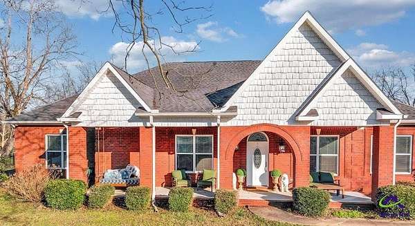 6 Acres of Residential Land with Home for Sale in Fort Valley, Georgia