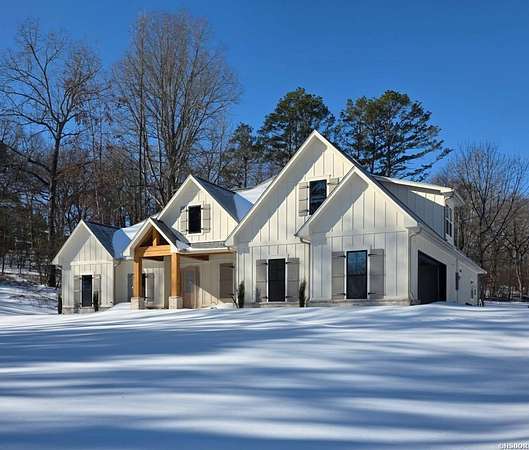 1.53 Acres of Residential Land with Home for Sale in Hot Springs, Arkansas