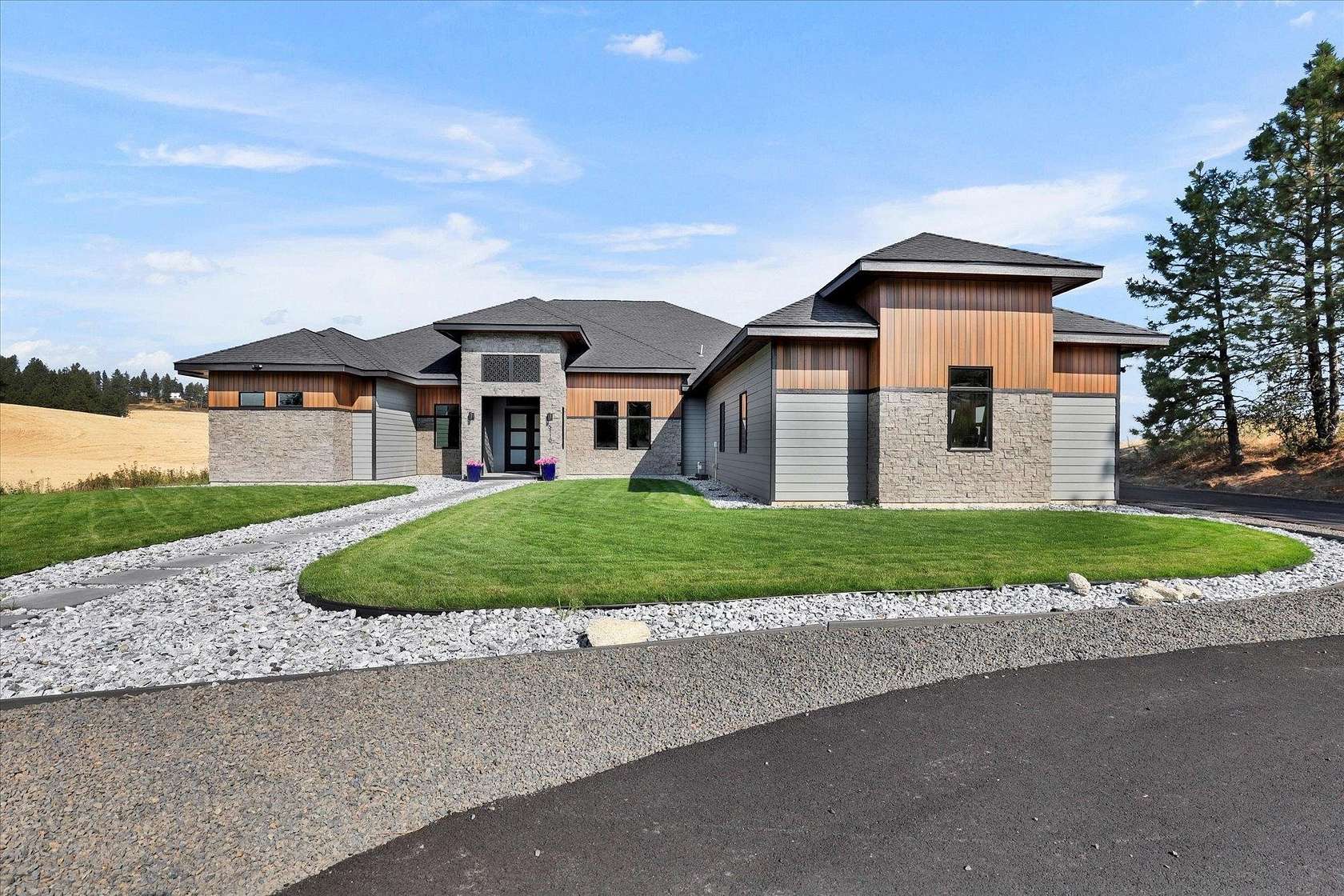 2 Acres of Residential Land with Home for Sale in Spokane, Washington