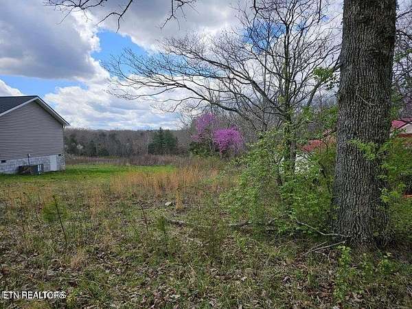 6 Acres of Residential Land for Sale in Crossville, Tennessee