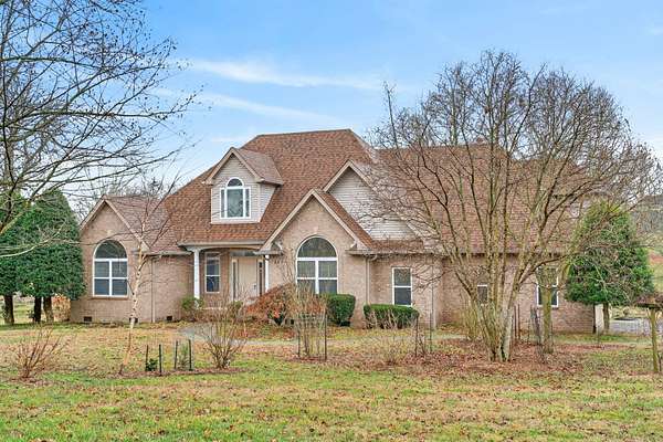 3.66 Acres of Residential Land with Home for Sale in Gallatin, Tennessee