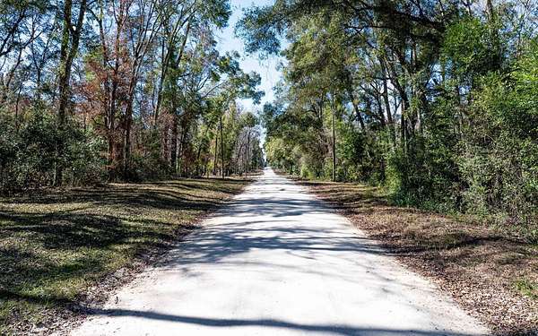 1 Acre of Residential Land for Sale in Branford, Florida