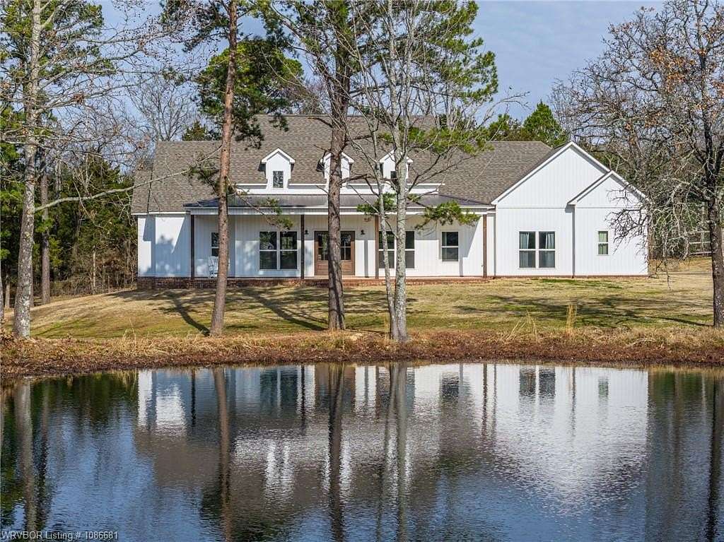 4.59 Acres of Residential Land with Home for Sale in Van Buren, Arkansas