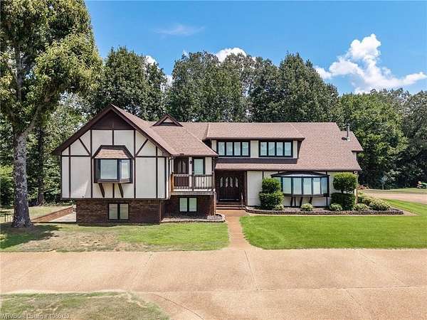 124 Acres of Land with Home for Sale in Mulberry, Arkansas