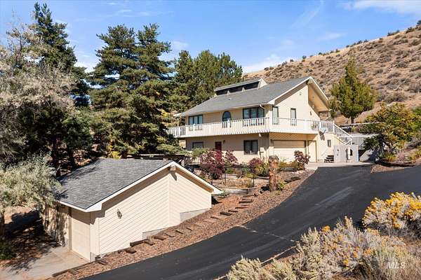 1.55 Acres of Residential Land with Home for Sale in Boise, Idaho