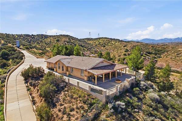 20 Acres of Agricultural Land with Home for Sale in Hesperia, California