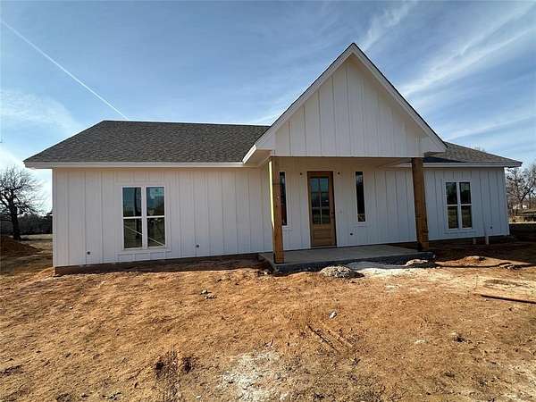 1.55 Acres of Residential Land with Home for Sale in Bowie, Texas