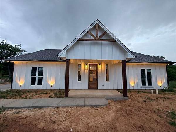 1.55 Acres of Land with Home for Sale in Bowie, Texas