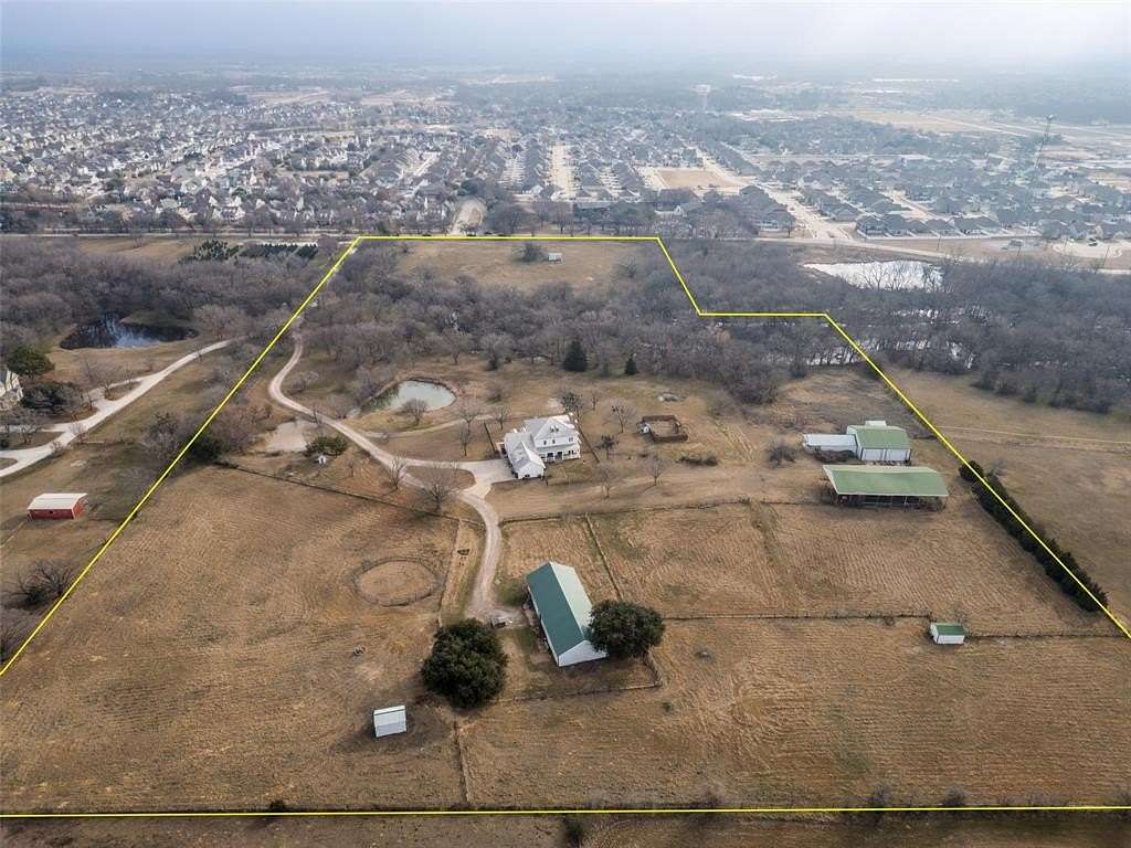 21.6 Acres of Land with Home for Sale in Aubrey, Texas