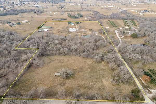 21.6 Acres of Land with Home for Sale in Aubrey, Texas