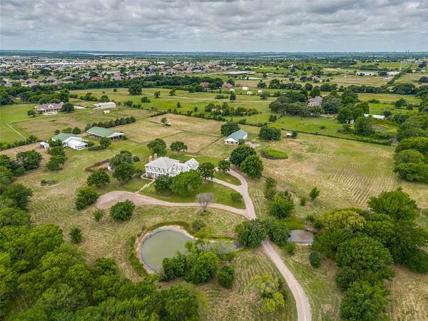 21.6 Acres of Land with Home for Sale in Aubrey, Texas