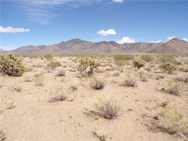 2.5 Acres of Land for Sale in Dolan Springs, Arizona