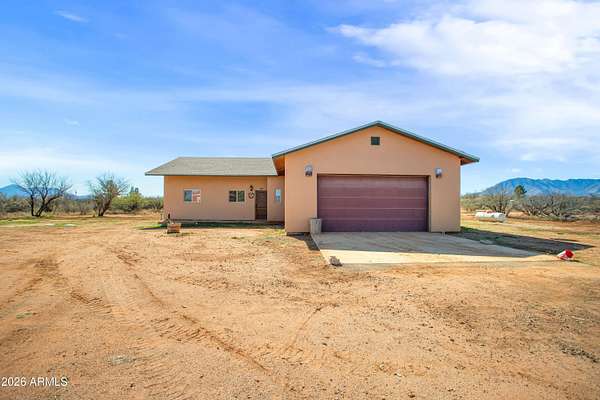 4 Acres of Residential Land with Home for Sale in Hereford, Arizona
