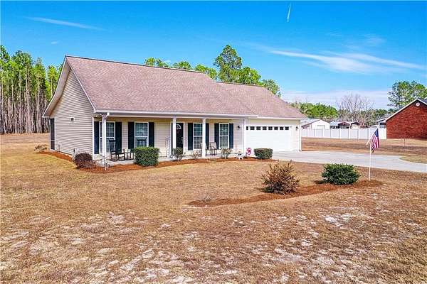 1.83 Acres of Residential Land with Home for Sale in Blackshear, Georgia