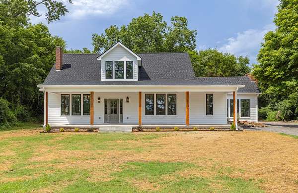 3 Acres of Land with Home for Sale in Gallatin, Tennessee