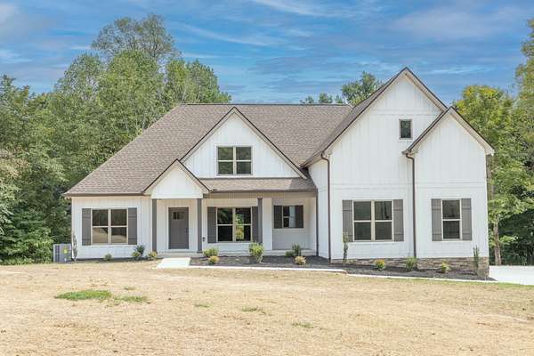 7.32 Acres of Residential Land with Home for Sale in Springfield, Tennessee