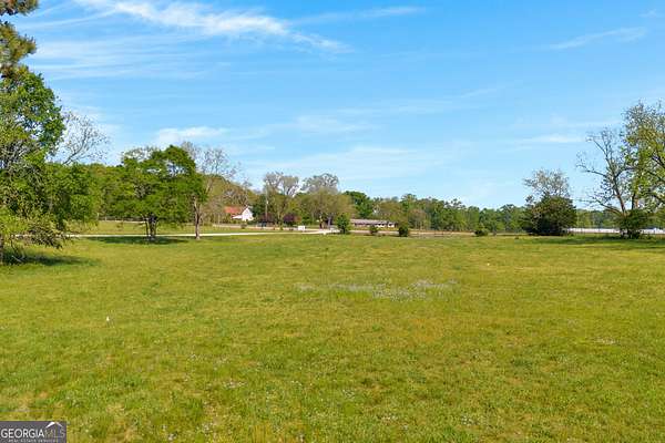 5 Acres of Residential Land for Sale in Statham, Georgia