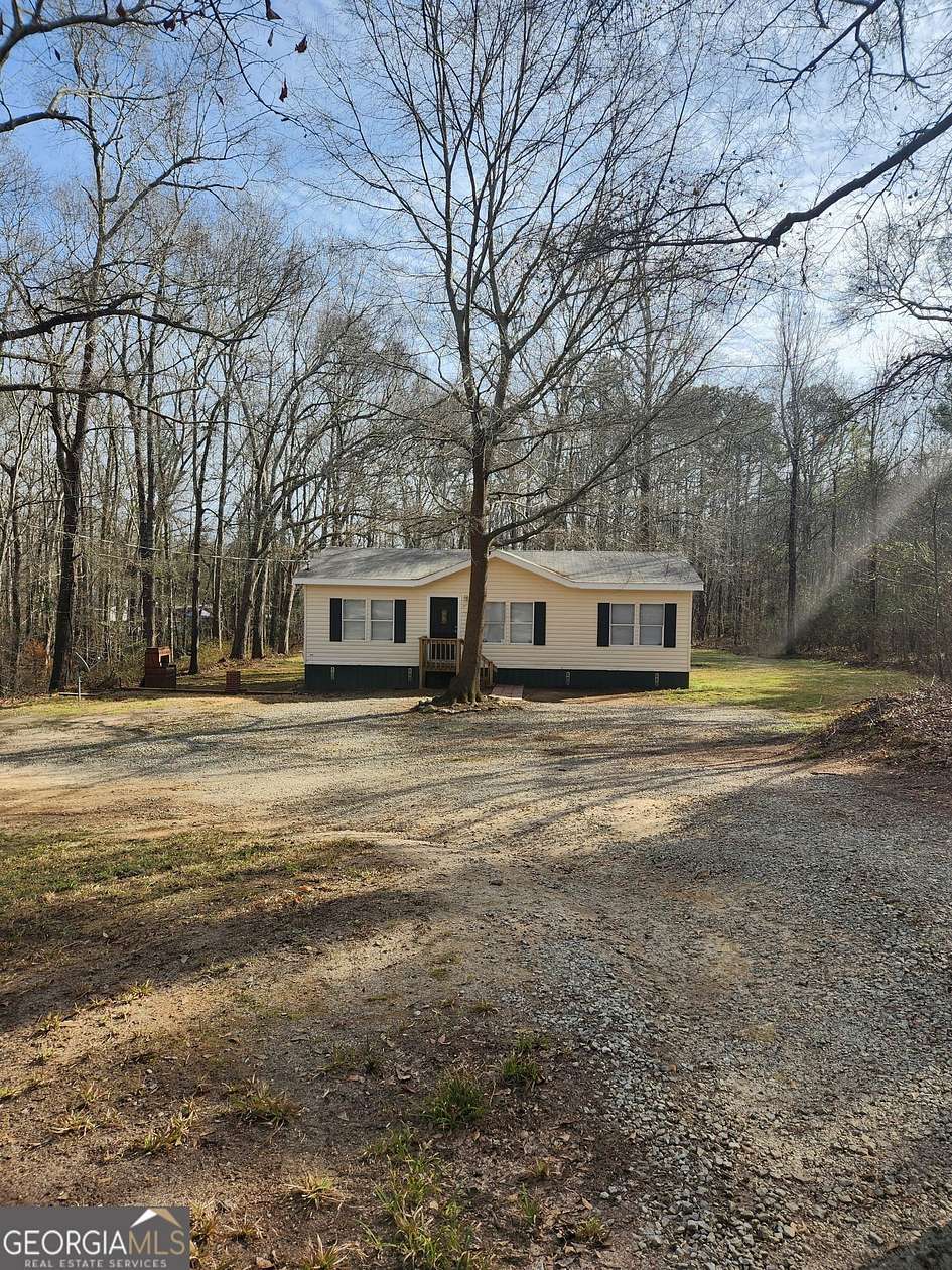 2.17 Acres of Residential Land with Home for Sale in Danielsville, Georgia
