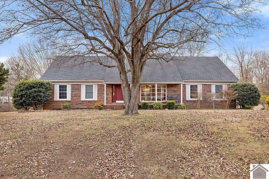 2 Acres of Residential Land with Home for Sale in Benton, Kentucky