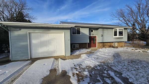 4.87 Acres of Residential Land with Home for Sale in Aberdeen, South Dakota