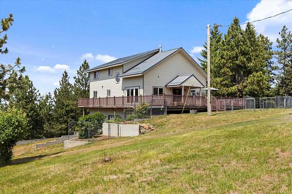 20.1 Acres of Land with Home for Sale in Waitsburg, Washington