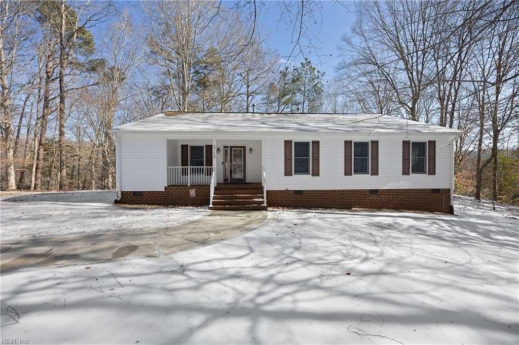 5 Acres of Residential Land with Home for Sale in Gloucester, Virginia