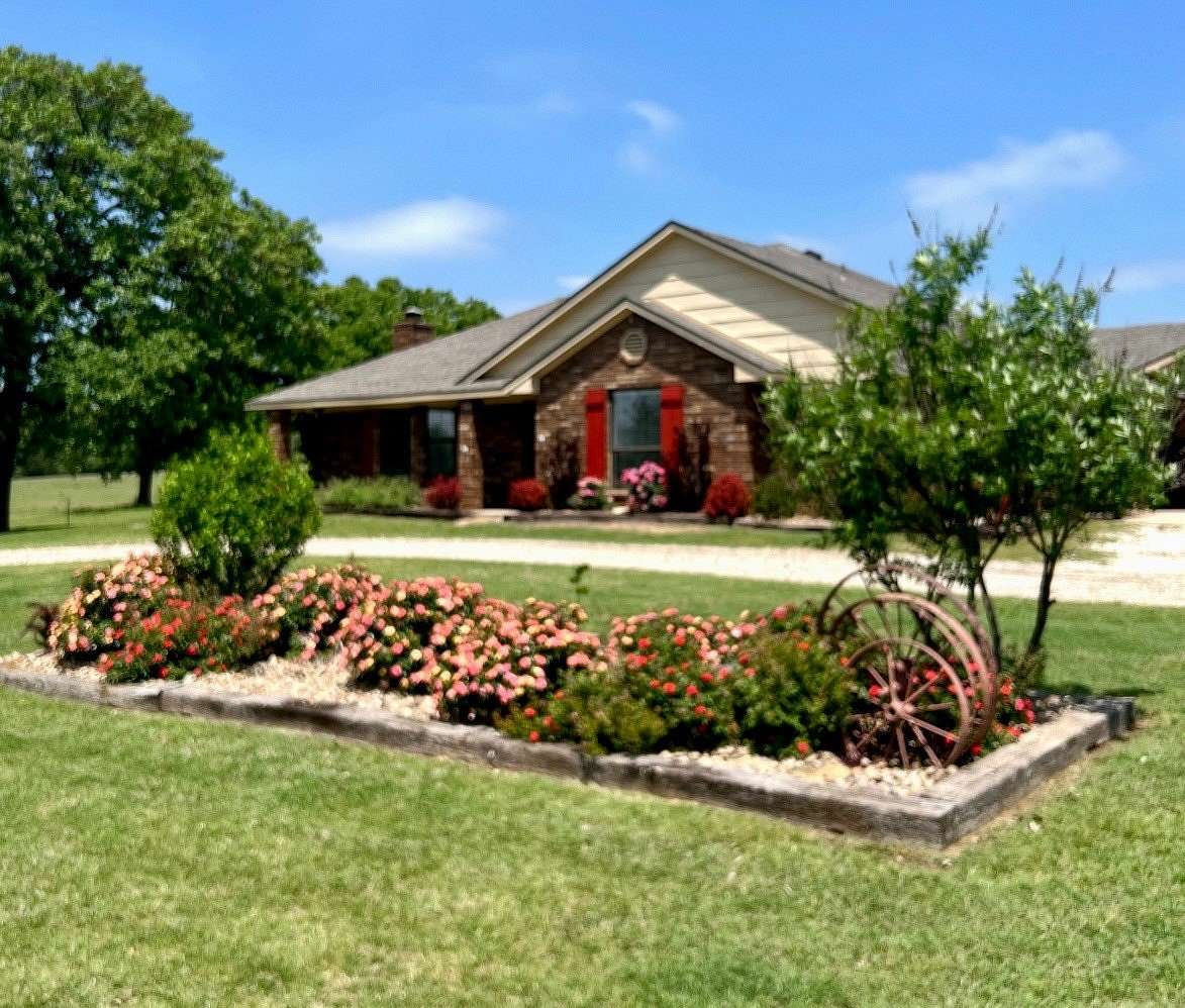 64 Acres of Land with Home for Sale in Ardmore, Oklahoma