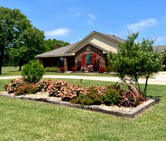 64 Acres of Land with Home for Sale in Ardmore, Oklahoma