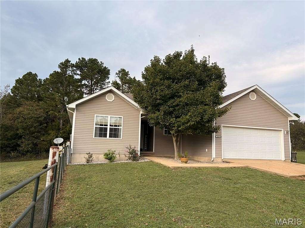 3 Acres of Residential Land with Home for Sale in Plato, Missouri