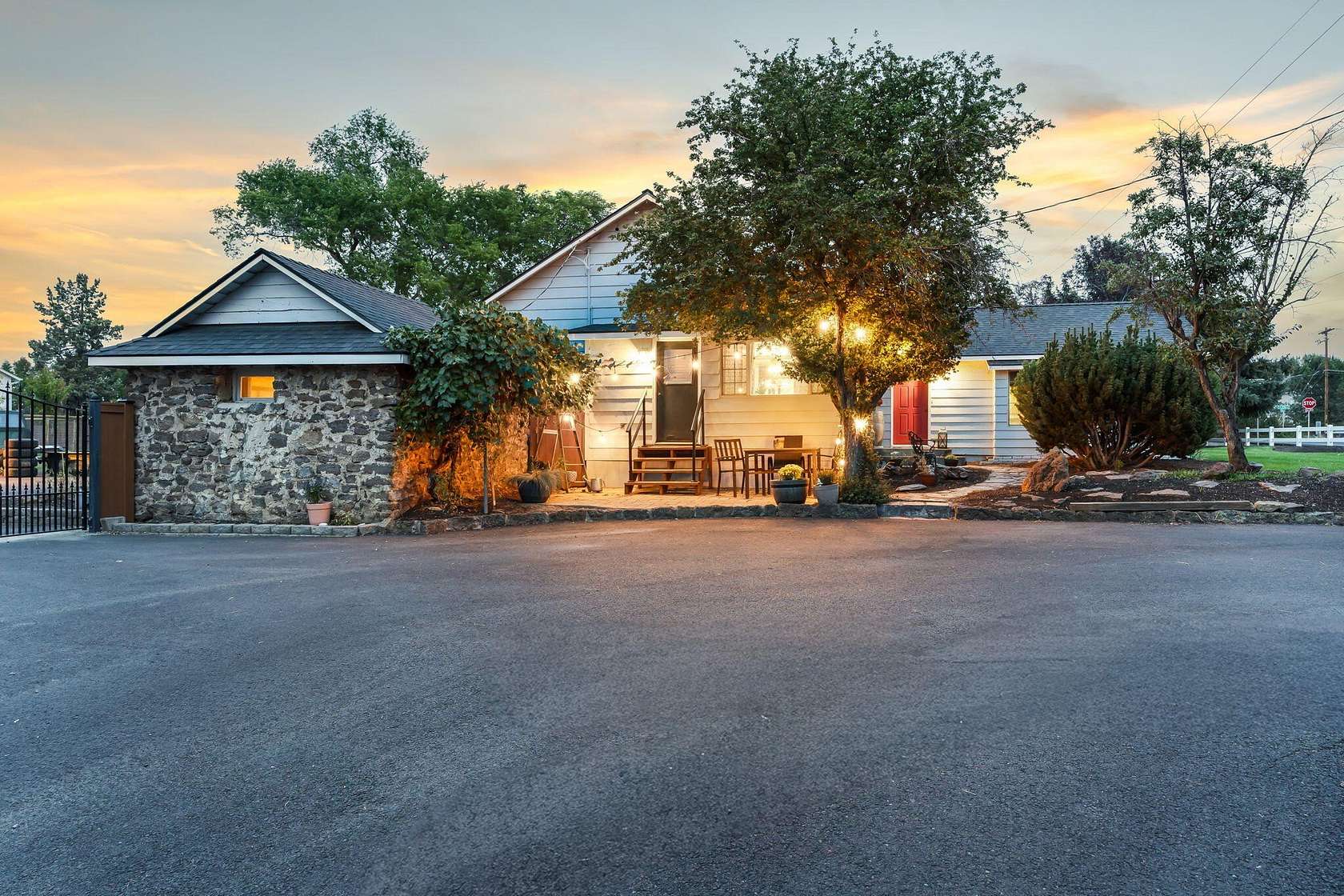 1.76 Acres of Residential Land with Home for Sale in Redmond, Oregon