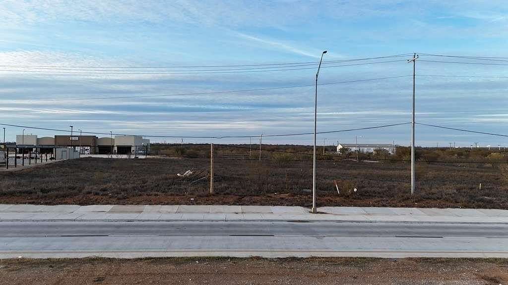 1 Acre of Commercial Land for Sale in Cotulla, Texas
