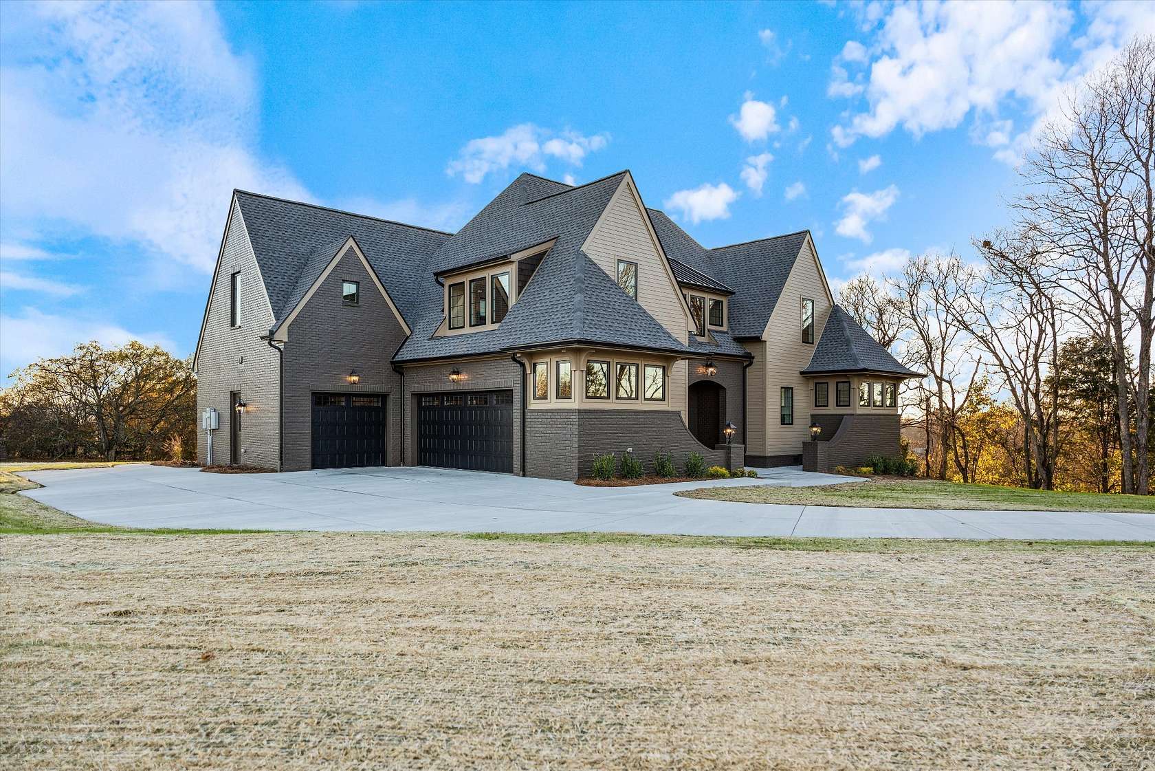 1.84 Acres of Residential Land with Home for Sale in Lebanon, Tennessee