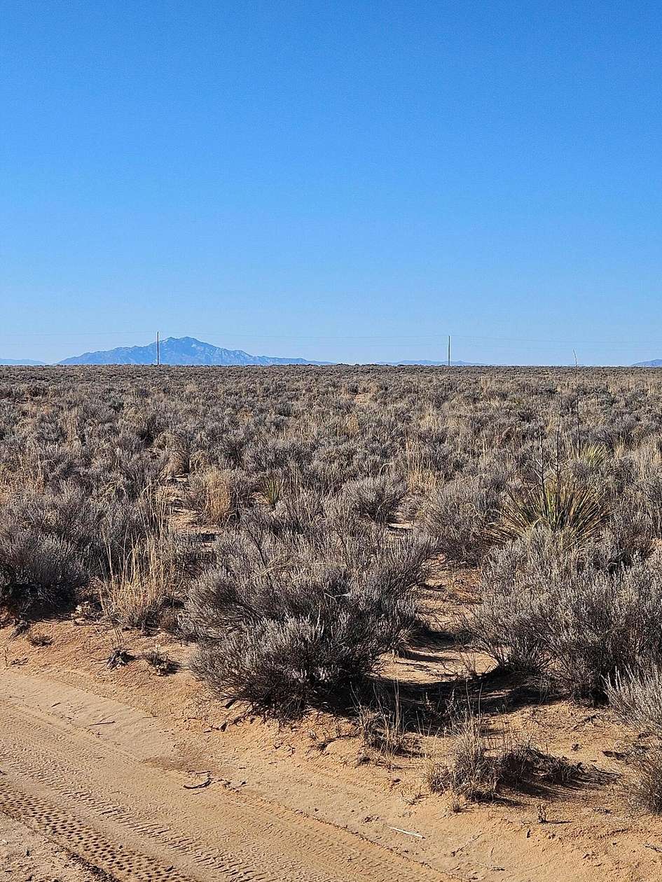 10 Acres of Land for Sale in Los Lunas, New Mexico