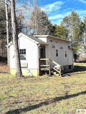 15 Acres of Land with Home for Sale in Columbia, Kentucky