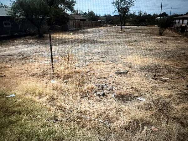 0.34 Acres of Mixed-Use Land for Sale in Eagle Pass, Texas