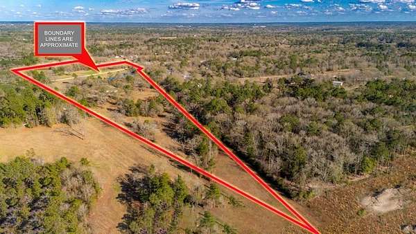 20.3 Acres of Land with Home for Sale in Lufkin, Texas