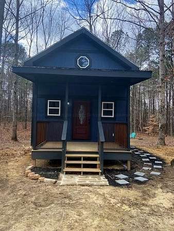 1.2 Acres of Residential Land with Home for Sale in Carbon Hill, Alabama