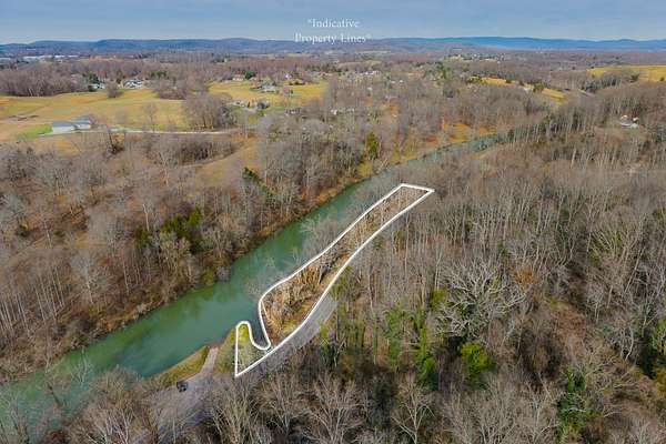 0.9 Acres of Residential Land for Auction in Sparta, Tennessee
