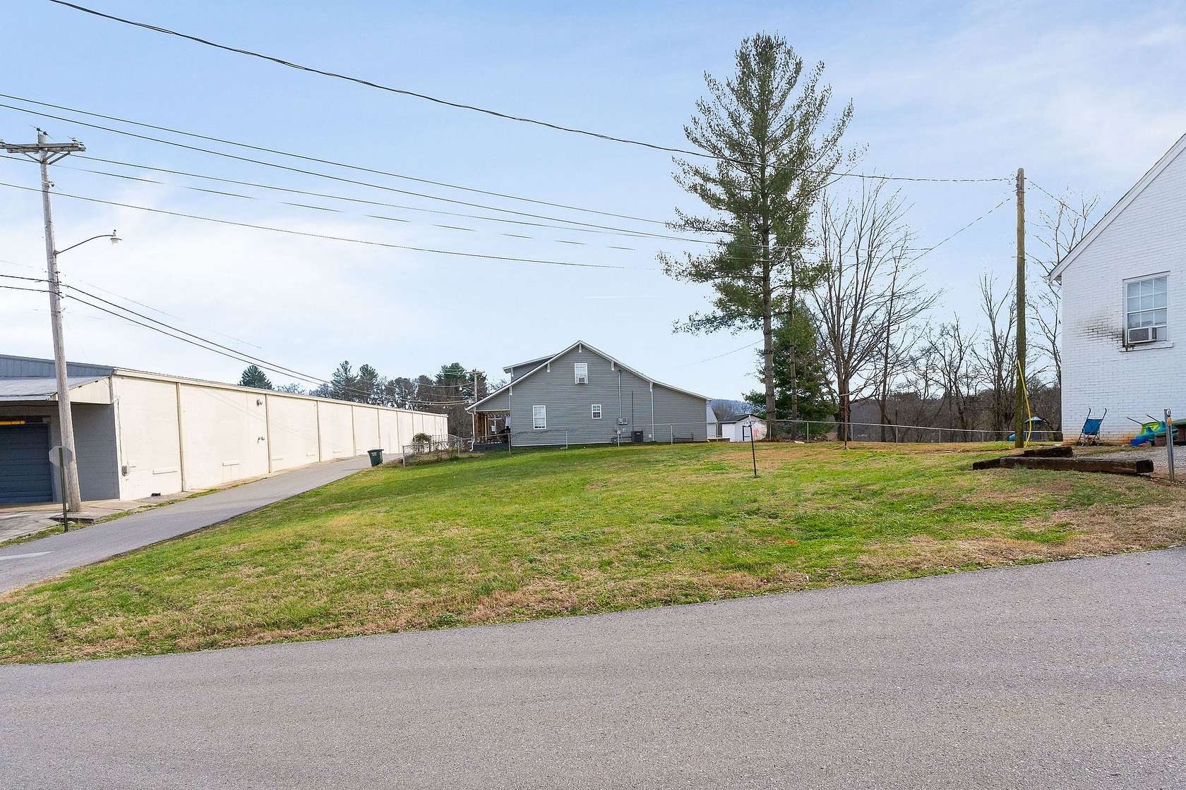 0.08 Acres of Residential Land for Auction in Sparta, Tennessee